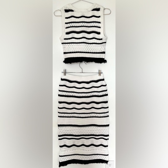 House of Harlow 1960 NWT Fringe Crochet Sleeveless Midi Skirt Set - Picture 3 of 6